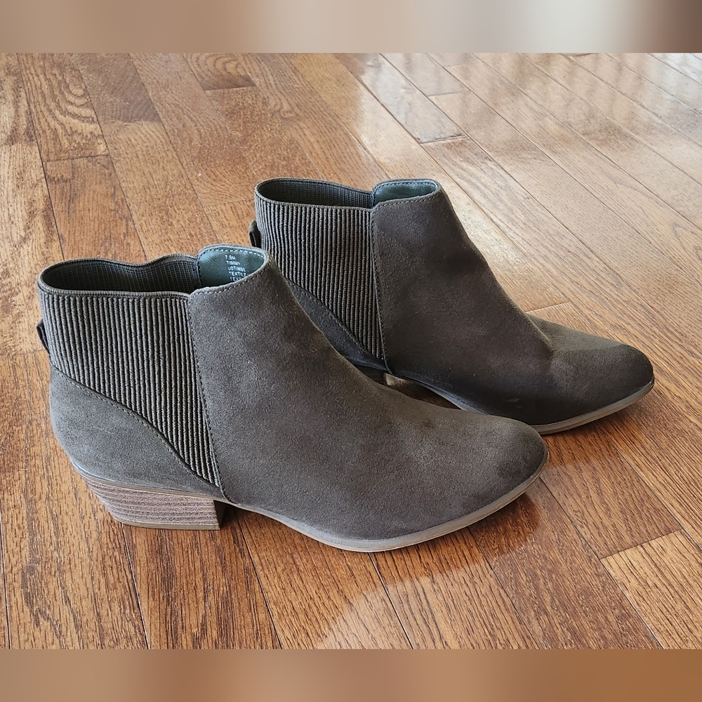 Unionbay Green Ankle Boots Size 7.5